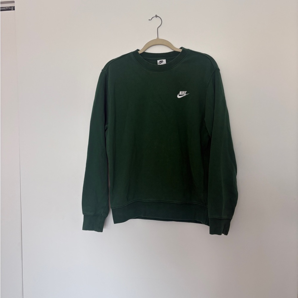 Nike Green Crewneck Sweater with Classic Design